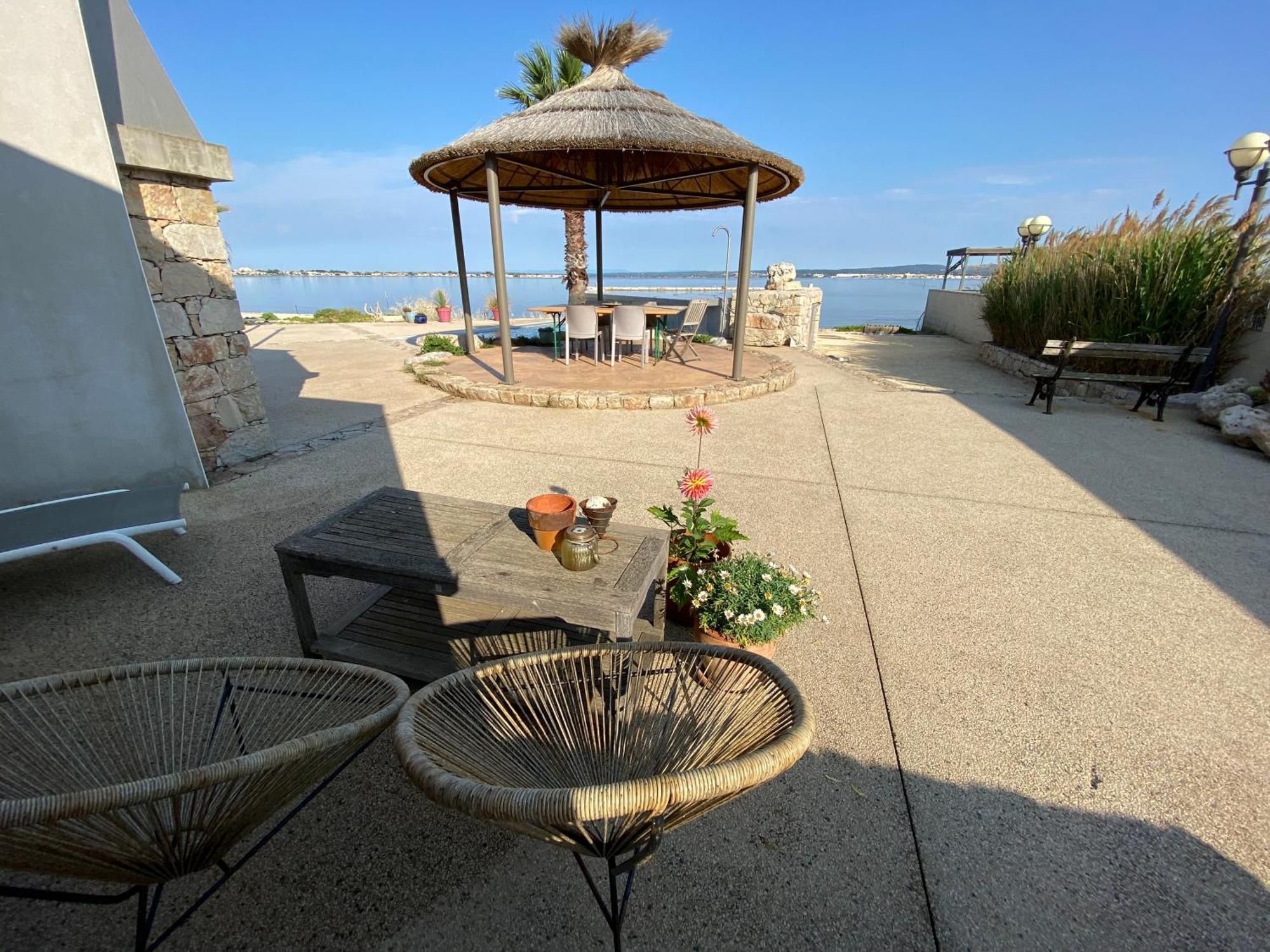 Bed and Breakfast Les Pieds Dans L'Eau à Sète Extérieur photo