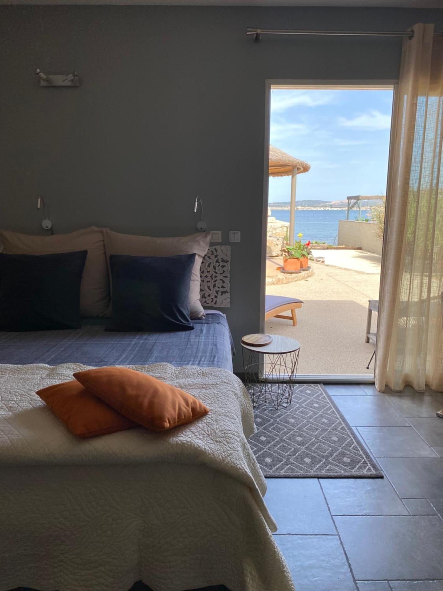 Bed and Breakfast Les Pieds Dans L'Eau à Sète Extérieur photo